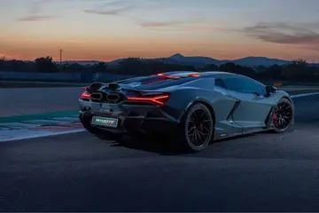 Lamborghini Revuelto