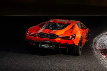 Lamborghini Revuelto
