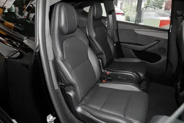 TeslaModel Y L