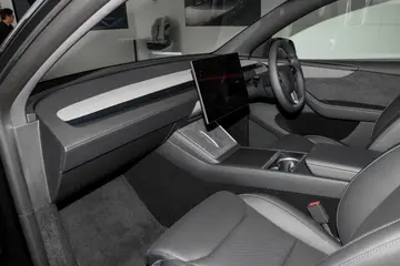TeslaModel Y L