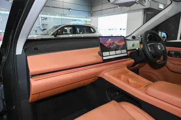 Leapmotor C10