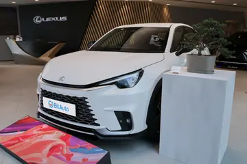 凌志LBX