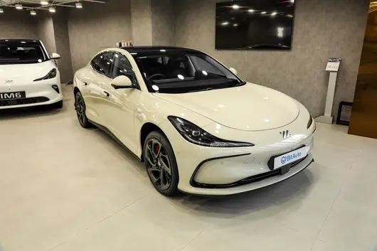 2025 710km 後驅長續航版