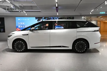 XPeng X9