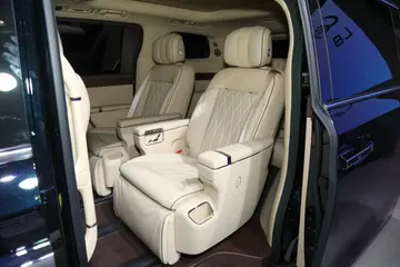 鴻蒙智行Luxeed V9