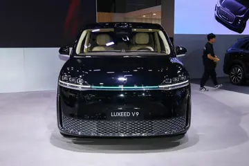 鴻蒙智行Luxeed V9