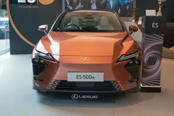 Lexus ES BEV