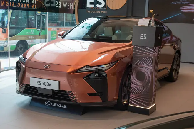 Lexus ES BEV