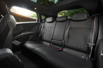 BMW iX4