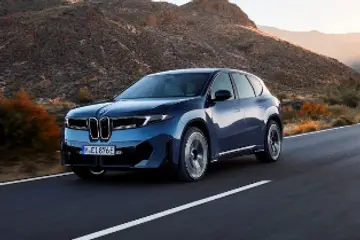 BMW新電動車iX3 50 xDrive預售!科技座艙805km續航