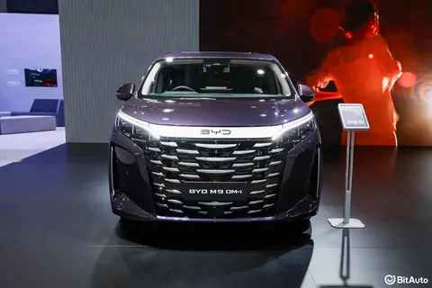 Another MPV Arriving Soon? BYD M9 Showcased at Hong Kong Auto Expo