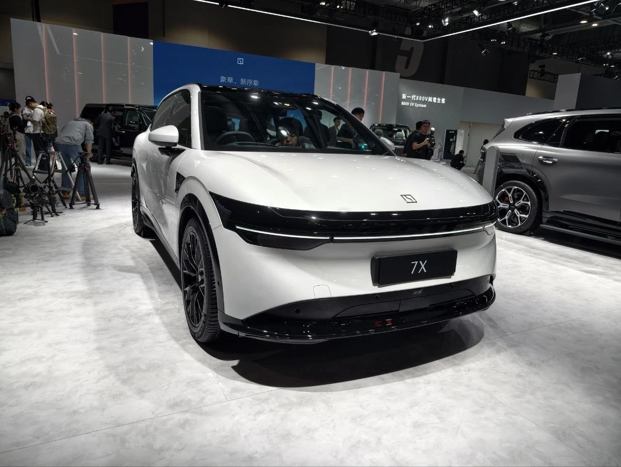 2026 HKautoexpo: Zeekr 7X stakes its claim in the premium electric SUV lane
